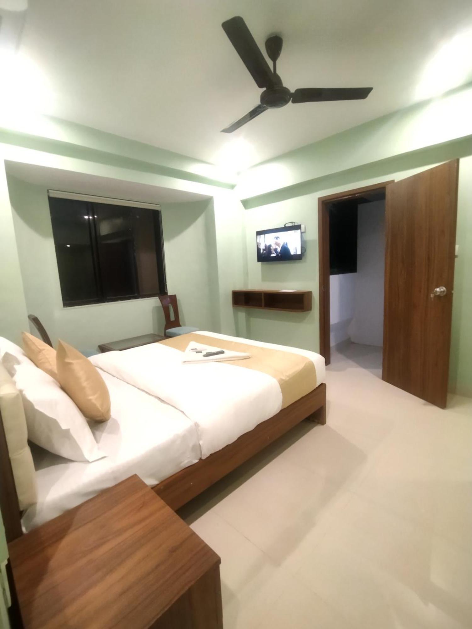 Everest Stays Rooms And Dormitory Mumbai Exterior photo