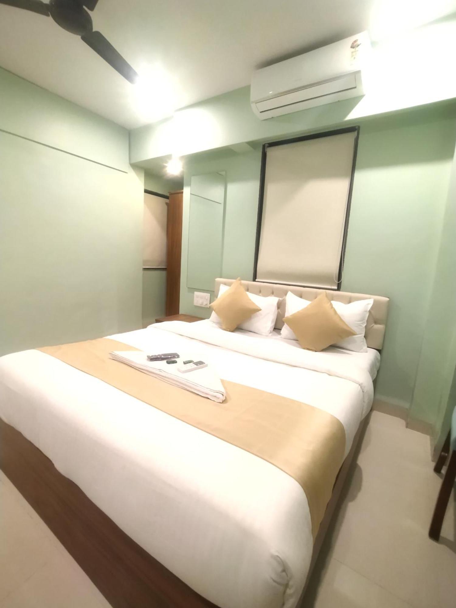 Everest Stays Rooms And Dormitory Mumbai Exterior photo