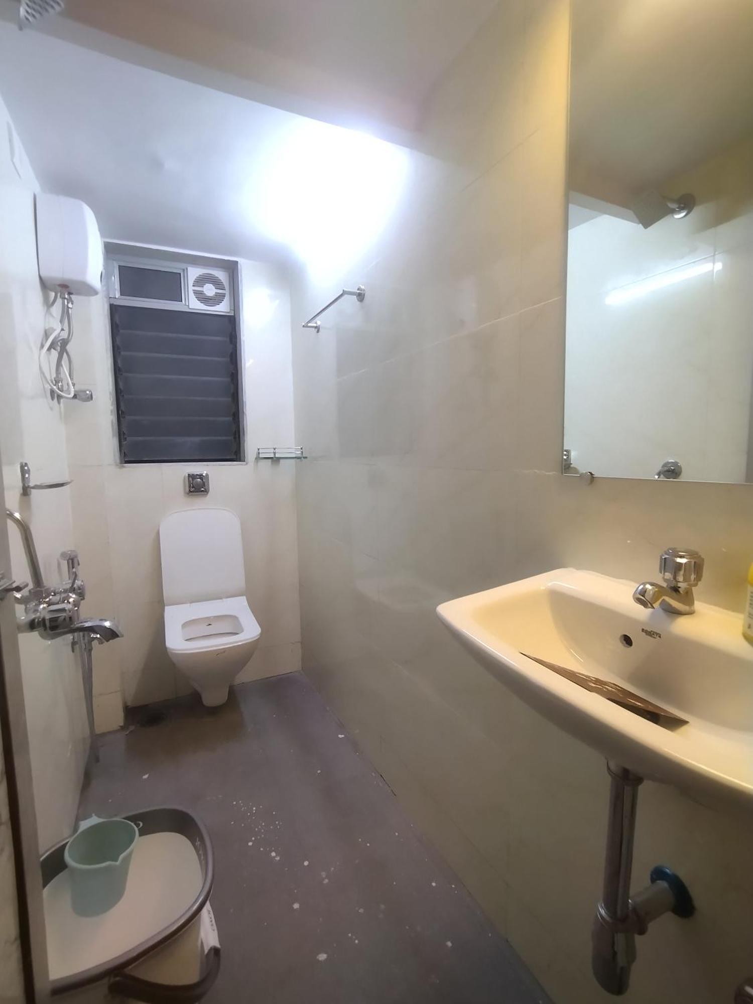 Everest Stays Rooms And Dormitory Mumbai Exterior photo
