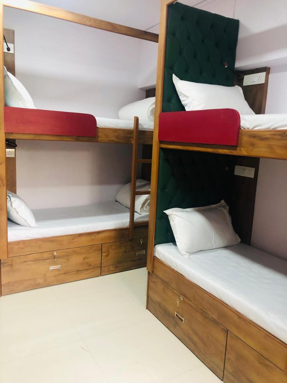 Everest Stays Rooms And Dormitory Mumbai Exterior photo